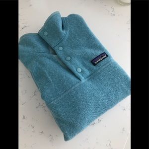 Women’s blue patagonia button pullover